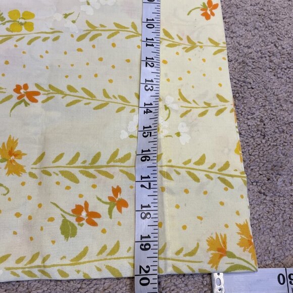 Vintage Pequot Muslin Pillowcases Set of 2 Standard Yellow Flower Power 70s USA - Picture 5 of 7